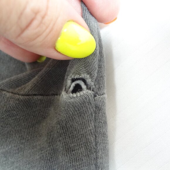 U2 THE JOSHUA TREE 2017 TOUR W/DATES - GRAY LARGE T-SHIRT L210 (HOLE C PICS) - Picture 8 of 12